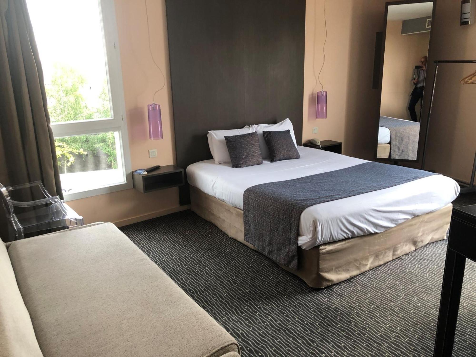 Kyriad Charleville Mezieres Экстерьер фото
