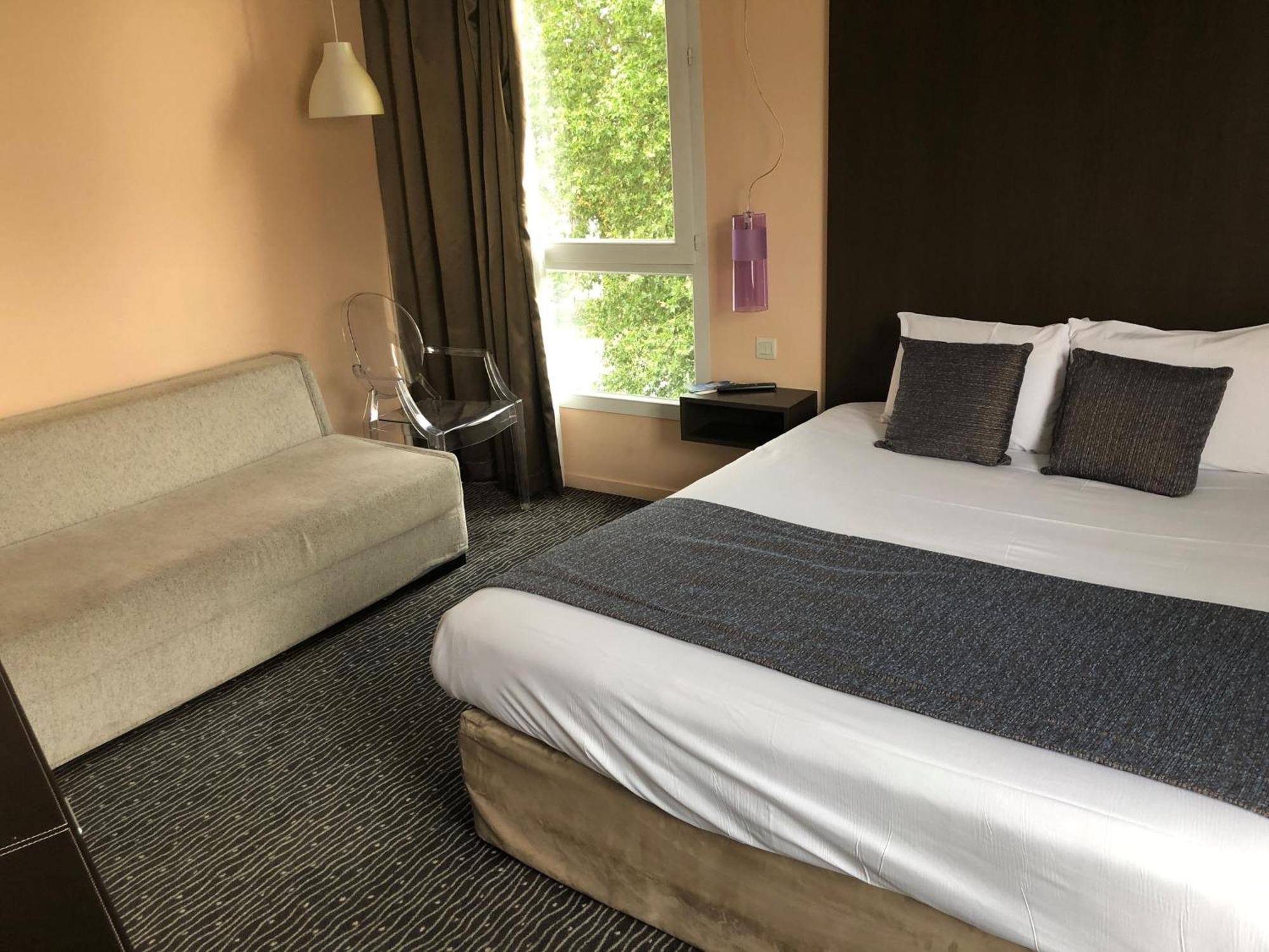 Kyriad Charleville Mezieres Экстерьер фото
