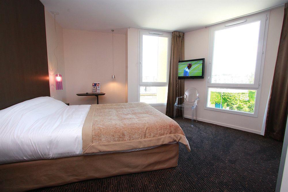 Kyriad Charleville Mezieres Экстерьер фото